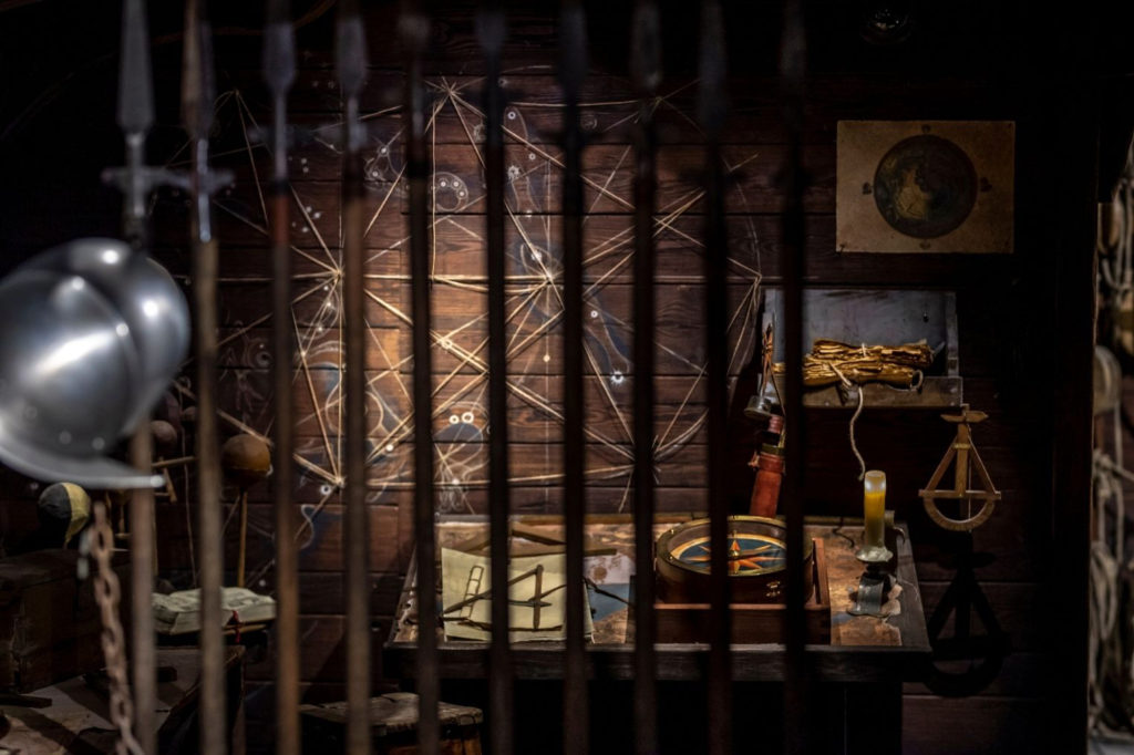 Inside Christopher Columbus' ship la "Santa Maria", immersive walkthrough "Allende la Mar Oceana", Puy du Fou España, Toledo. © Puy du Fou